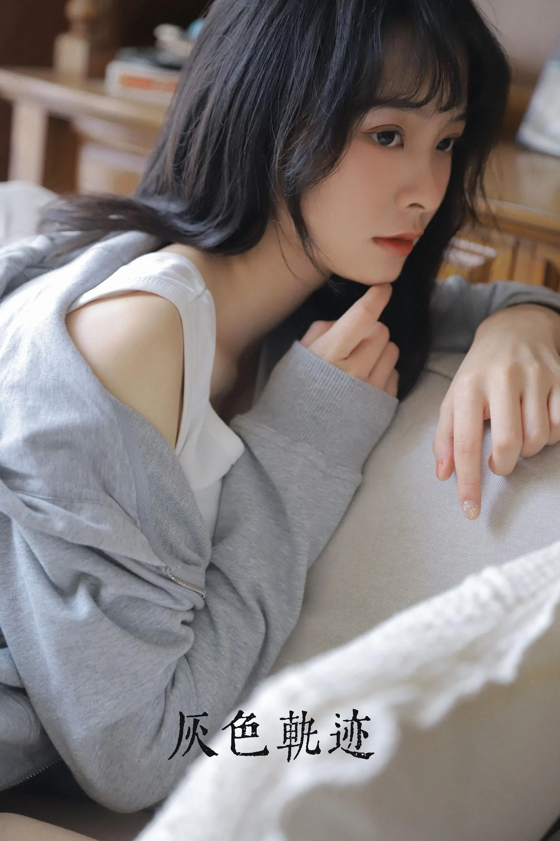 [YITUYU艺图语]2022.08.01 灰色轨迹 -春夏_ [23P]插图2